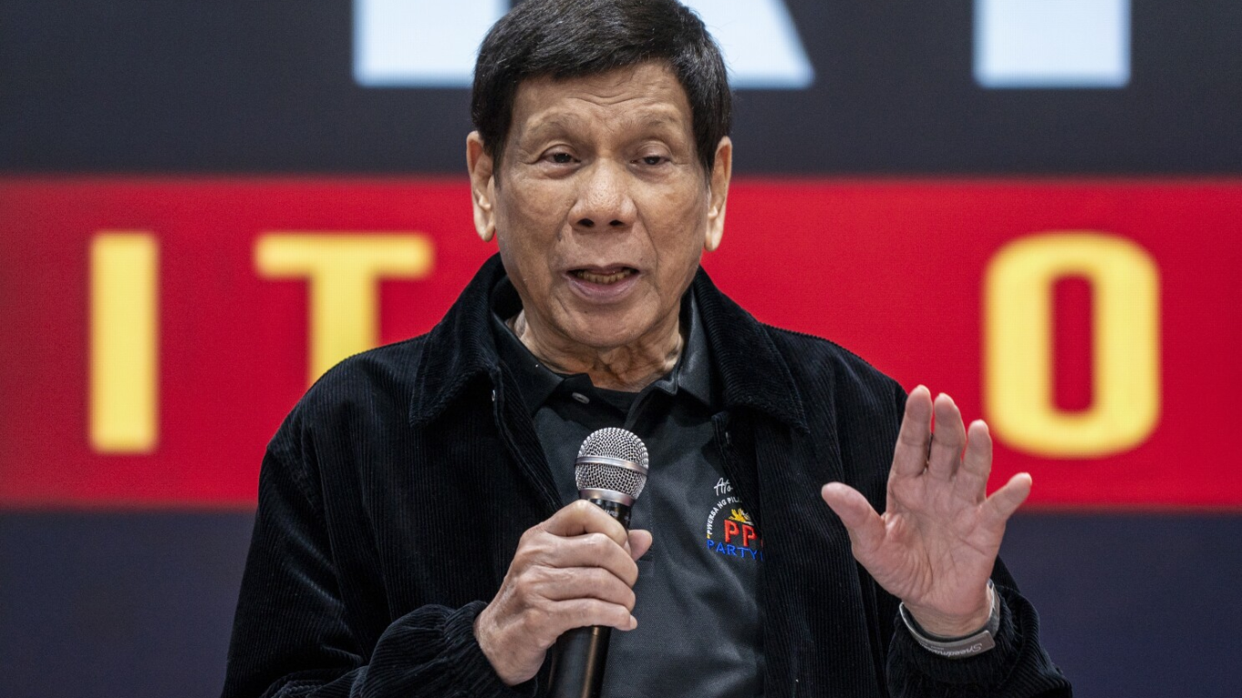 Rodrigo Duterte, expresidente filipino, fue arrestado este martes en el Aeropuerto Internacional Ninoy Aquino de Manila, tras una orden de captura emitida por la Corte Penal Internacional (CPI)