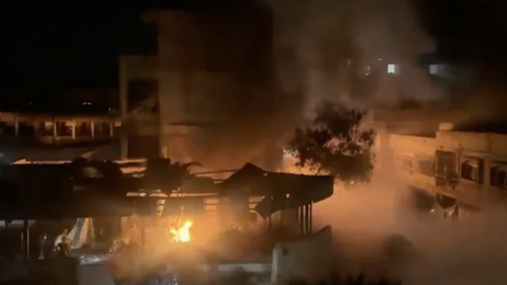 Imagen de la escuela-refugio Fahmi Al-Jarjawi, ubicada en el barrio Al-Daraj de Gaza, bombardeada por las fuerzas israelíes