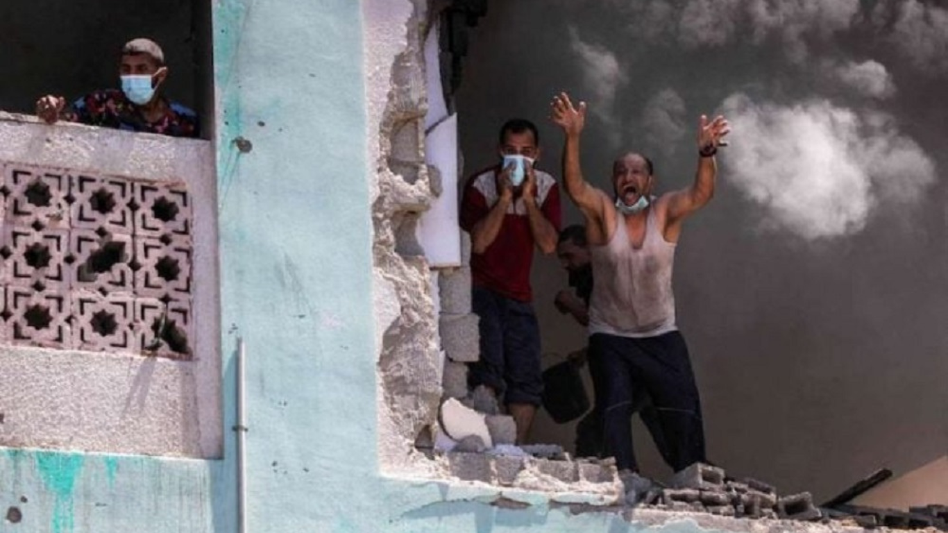 Israel bombardea la escuela Osama Bin Zaid en Gaza y mata a civiles desplazados