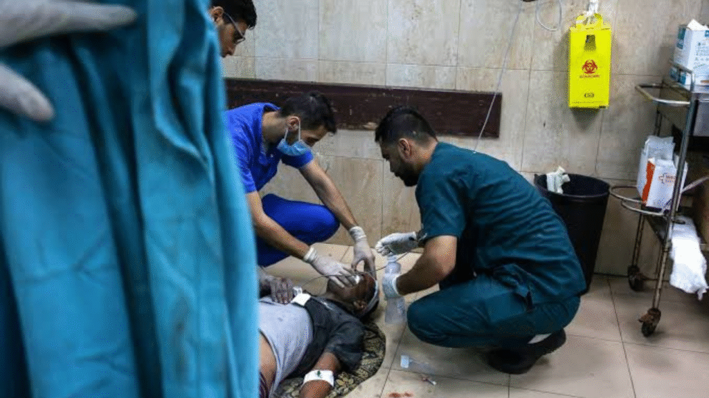 La UNRWA alerta que la crisis de combustible en la Franja de Gaza está al borde de paralizar los servicios médicos esenciales, poniendo en riesgo la vida de miles de palestinos.