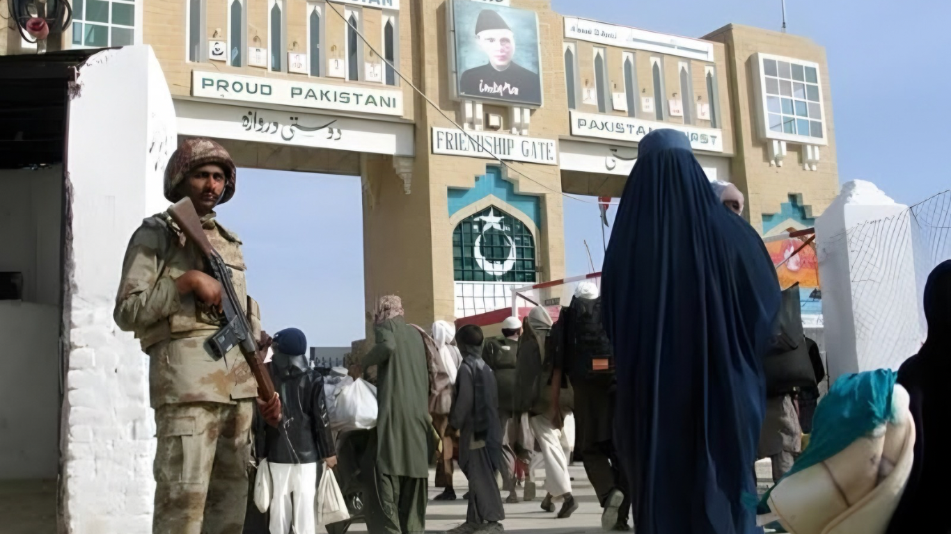 Un convoy militar fue embestido por un vehículo cargado de explosivos en la provincia de Khyber Pakhtunkhwa, Pakistán