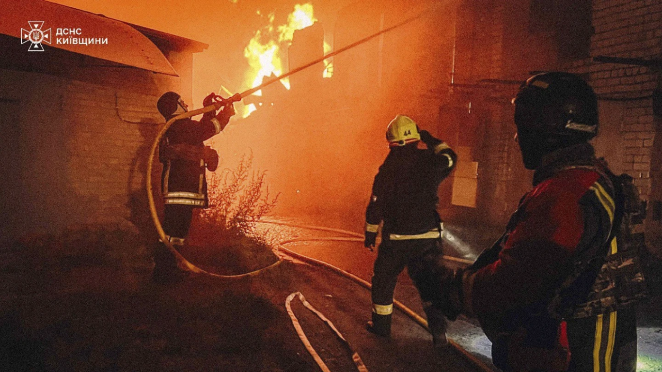 Kyiv vivió horas de terror bajo fuego ruso. Ucrania denuncia una ofensiva deliberada contra civiles y critica el silencio internacional ante la escalada militar del Kremlin.