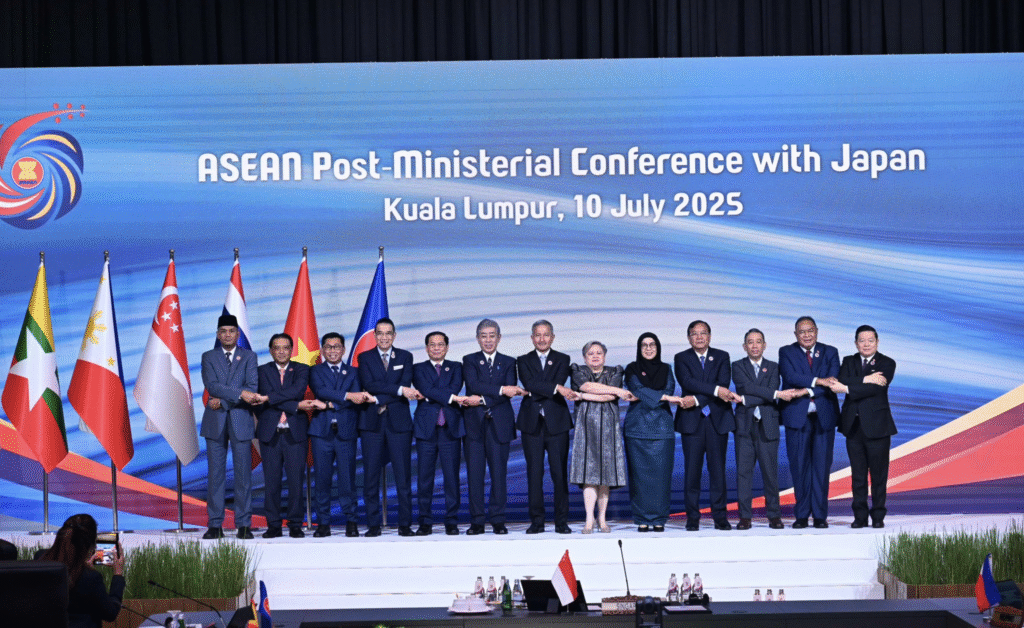 Los países miembros de la ASEAN refuerzan sus vínculos con China frente a la amenaza de nuevos aranceles por parte de Estados Unidos, en un encuentro celebrado en Kuala Lumpur el 10 de julio de 2025.