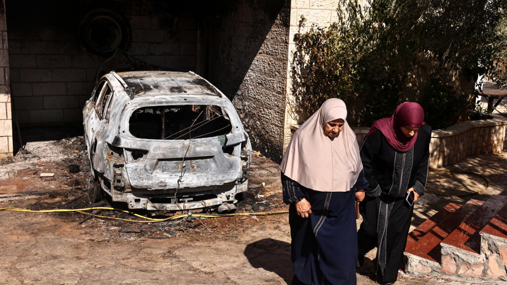 La vivienda y el vehículo de Khamis Ayad fueron incendiados por colonos israelíes