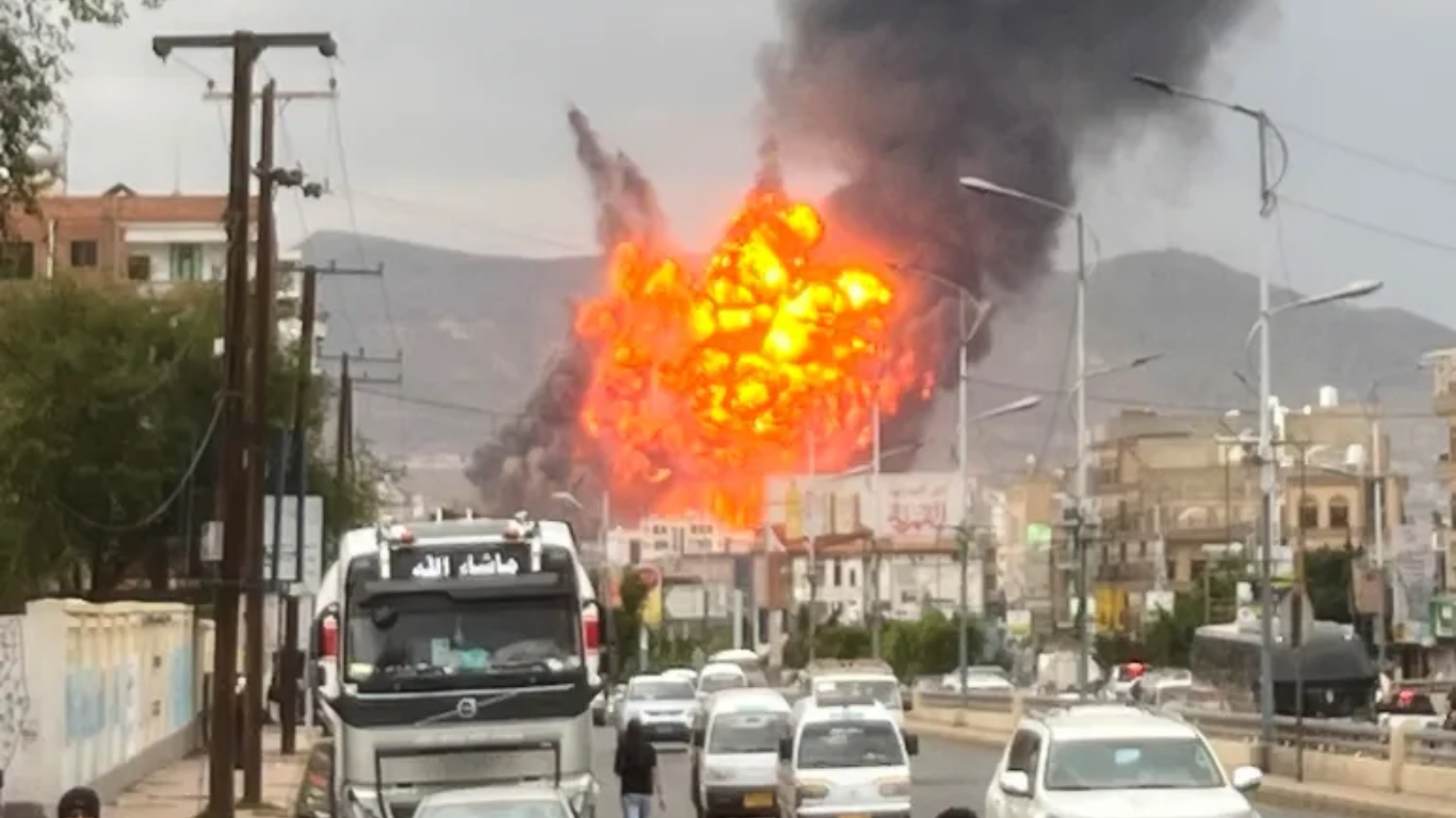 Ataques aéreos israelíes en Yemen dejan al menos 35 muertos y decenas de heridos