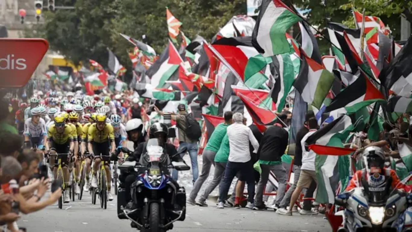 Protestas pro-palestinas detienen etapa de la Vuelta a España en Bilbao