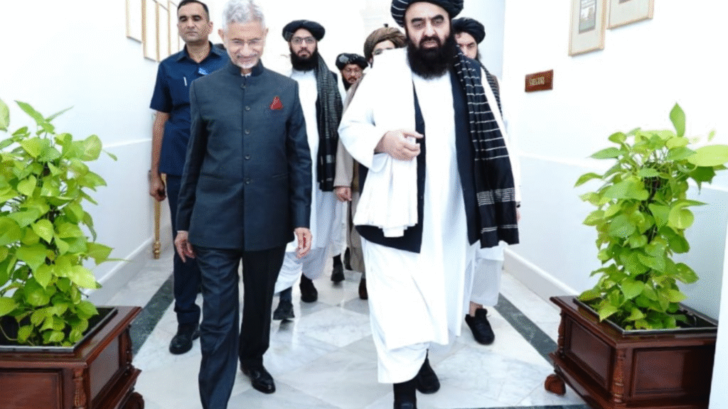 Ministro de Asuntos Exteriores talibán, Amir Khan Muttaqi en su visita a la India 10 de Octubre