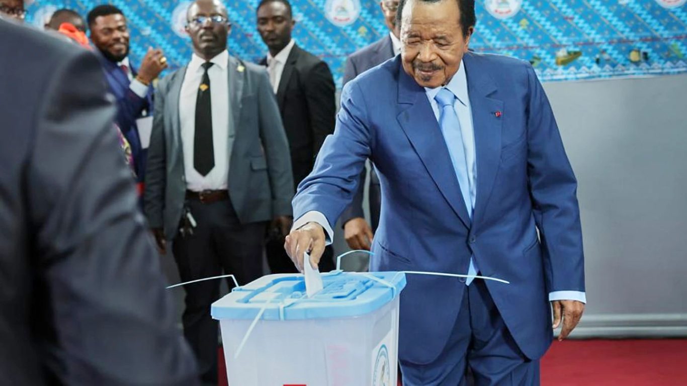Paul Biya, presidente de 92 años, gana su octavo mandato en Camerún entre protestas, represión y crisis política