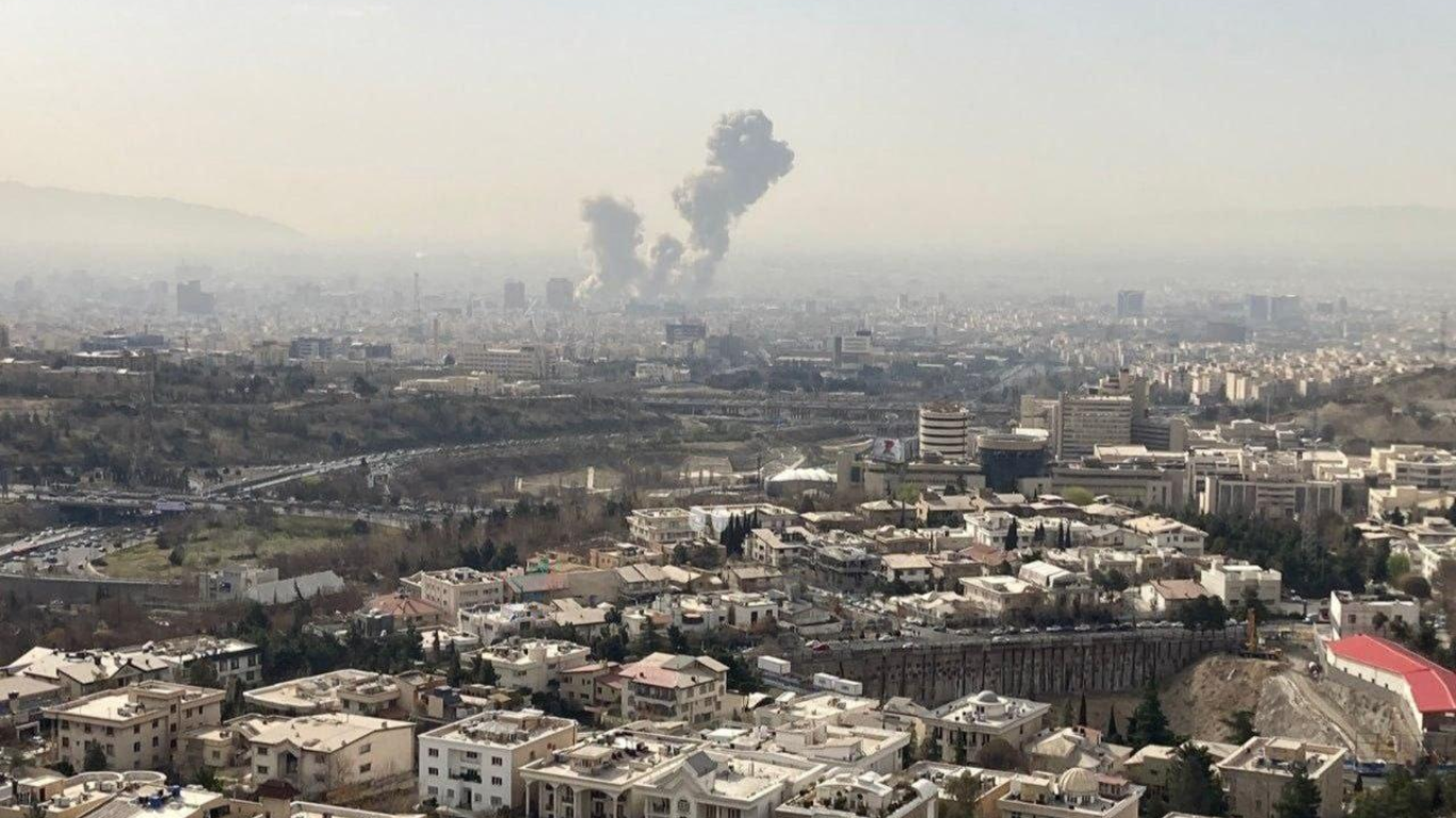 Estados Unidos e Israel lanzan ataque conjunto contra Irán