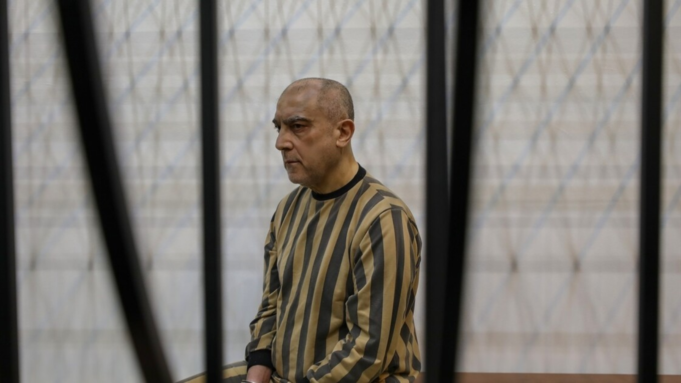 Siria inicia el primer juicio público contra exfuncionarios del régimen Assad; Atef Najib es juzgado