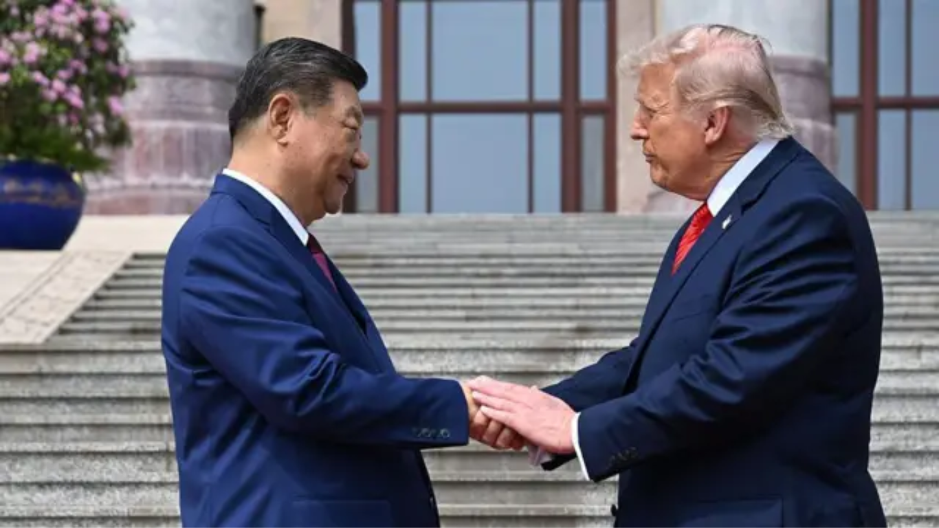 Trump evita hablar de Taiwán tras reunión con Xi Jinping en China