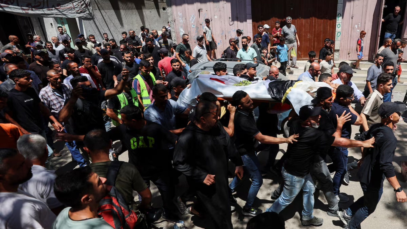 Gaza despide a trabajador humanitario asesinado en un ataque israelí