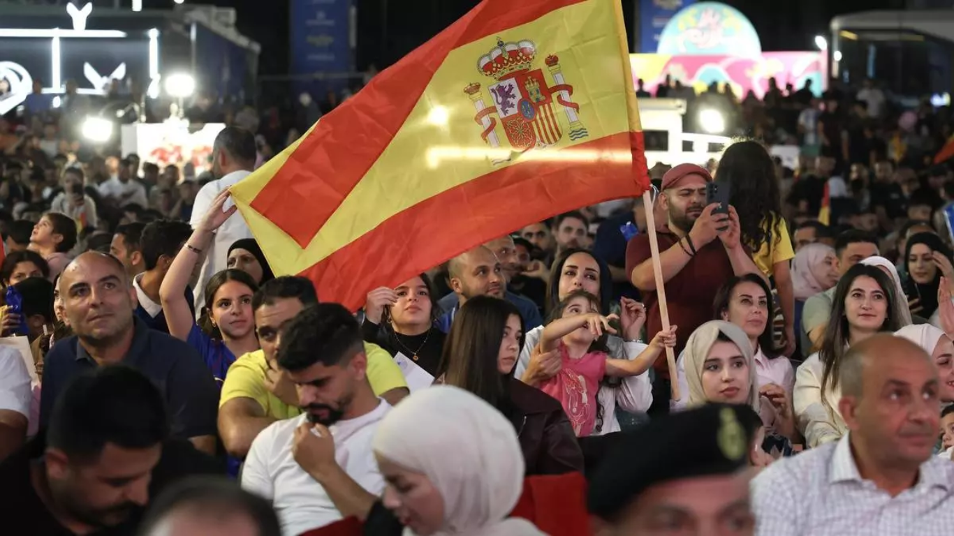 Miles de palestinos celebran el triunfo de España en el Mundial