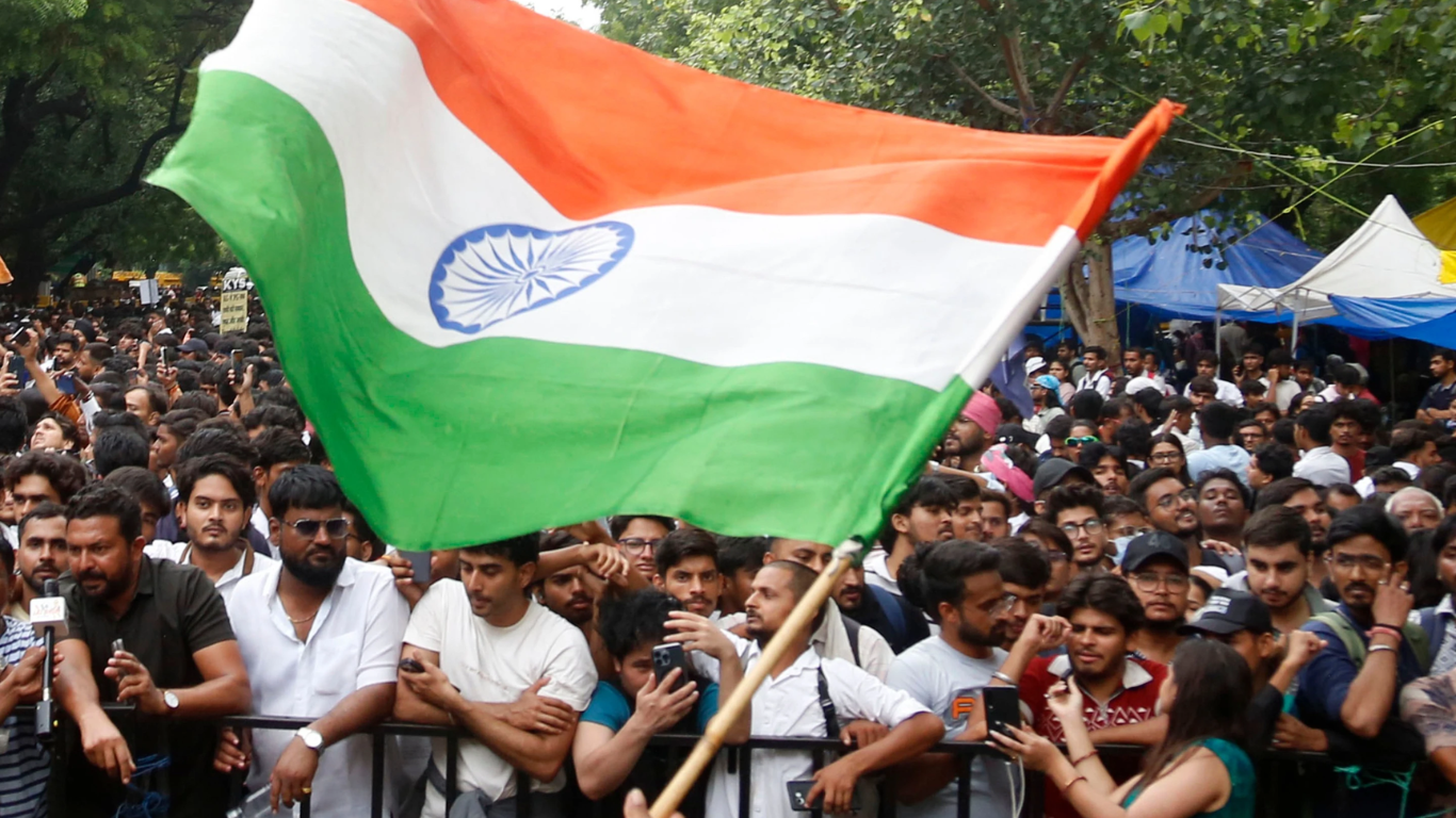 Protestas en India dejan decenas de heridos tras la represión policial por la filtración de exámenes