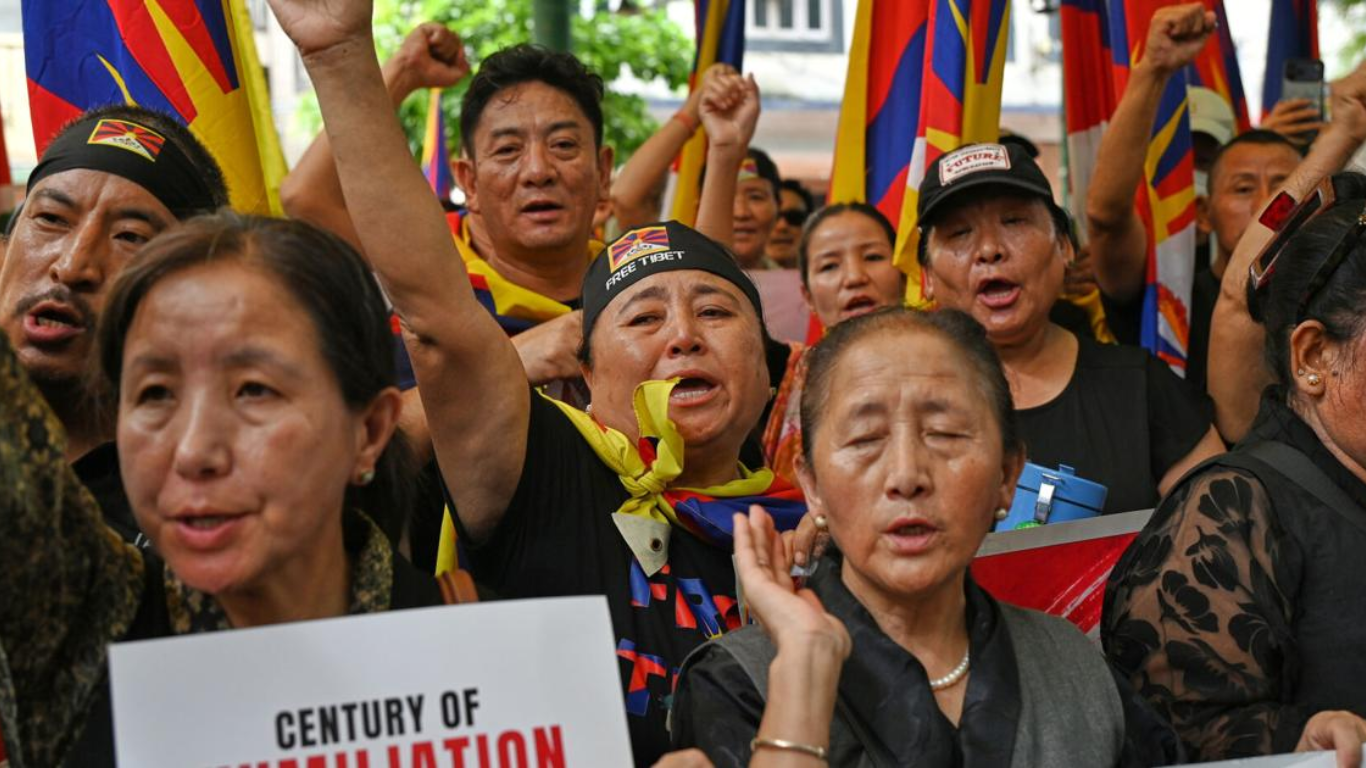 Tibetanos son detenidos en Delhi durante protestas contra Xi Jinping en la Cumbre de los BRICS