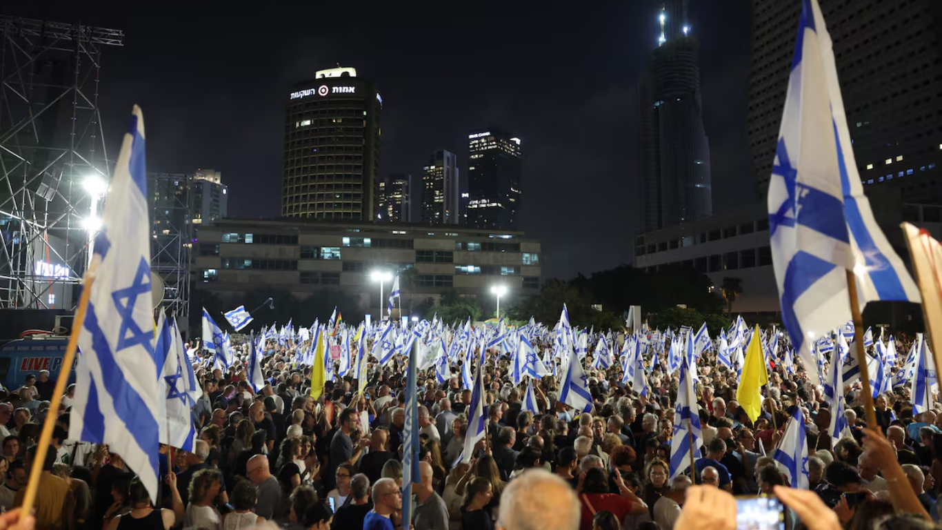 Miles de israelíes protestan contra Netanyahu a tres días de las elecciones