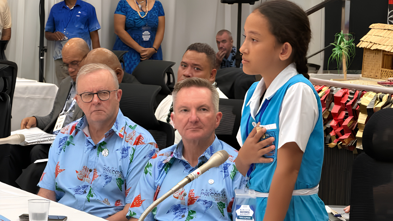 Una estudiante de Tuvalu pide a los líderes mundiales proteger su isla del aumento del nivel del mar